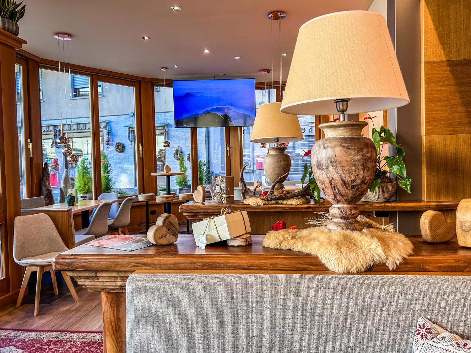Hotel Moderno Restaurant Serina  Exteriör bild